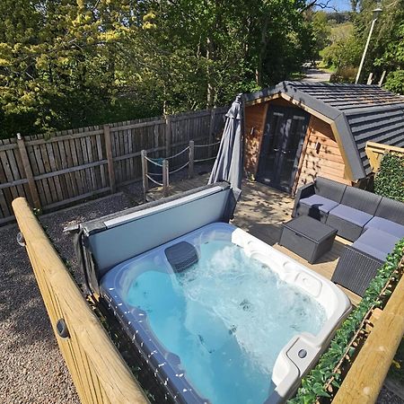 Morvan Pod & Hot Tub Форт-Вільям Екстер'єр фото